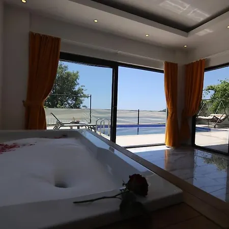 Villa Odesa.baglar Icinde Sicacik Tatil Evi Kaş