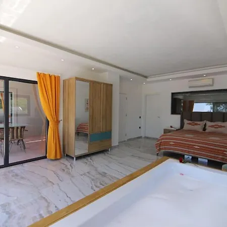Villa Odesa.baglar Icinde Sicacik Tatil Evi Kaş